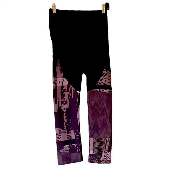 Under Armour Capri Leggings Size XS Yoga Pants - Picture 1 of 5